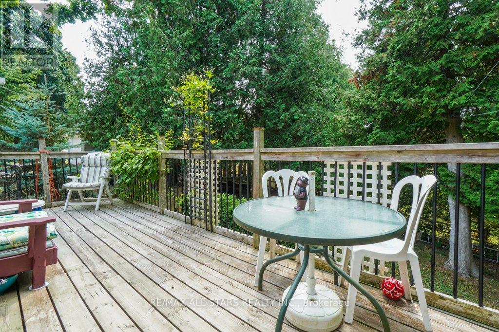 6 Leisure Lane, Kawartha Lakes (Lindsay), Ontario  K9V 4R1 - Photo 25 - X12332599