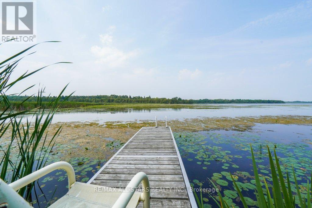 6 Leisure Lane, Kawartha Lakes (Lindsay), Ontario  K9V 4R1 - Photo 36 - X12332599