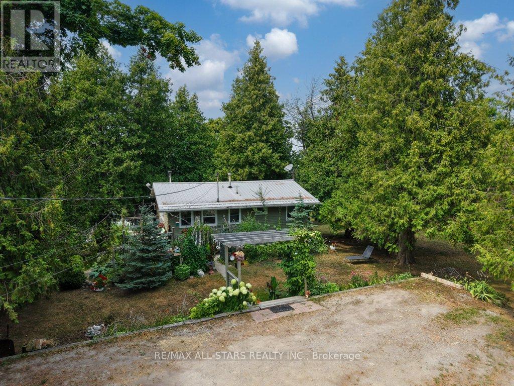 6 Leisure Lane, Kawartha Lakes (Lindsay), Ontario  K9V 4R1 - Photo 38 - X12332599