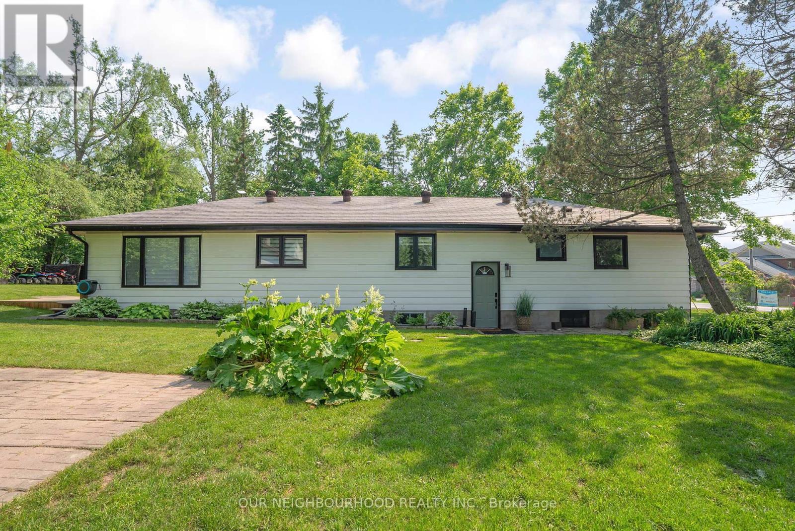 194 Snug Harbour Road, Kawartha Lakes (Lindsay), Ontario  K9V 4R6 - Photo 4 - X12332754