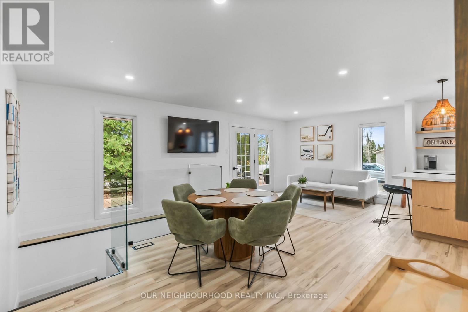 194 Snug Harbour Road, Kawartha Lakes (Lindsay), Ontario  K9V 4R6 - Photo 6 - X12332754