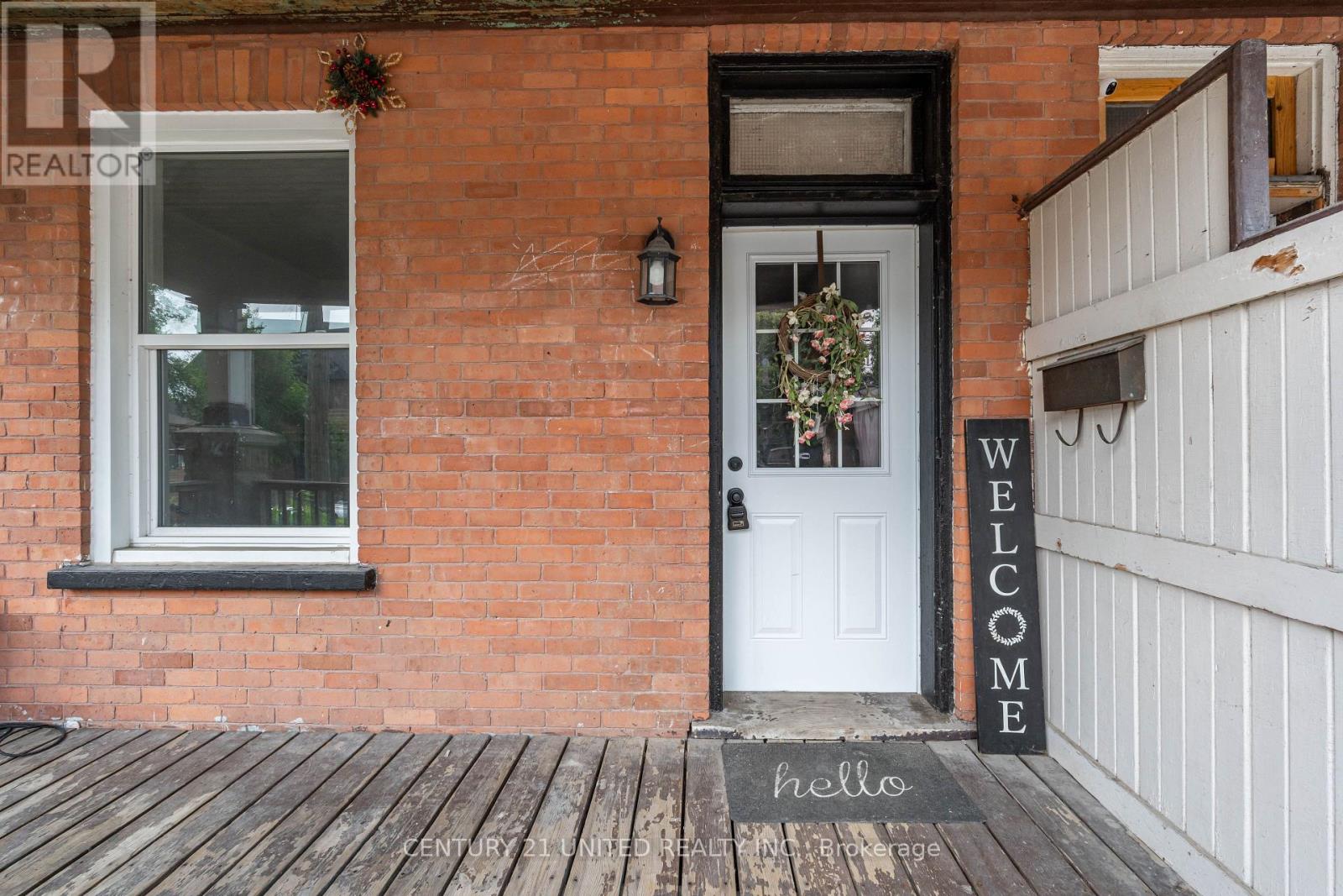 276 Dalhousie Street, Peterborough Central (South), Ontario  K9J 2M4 - Photo 2 - X12332772