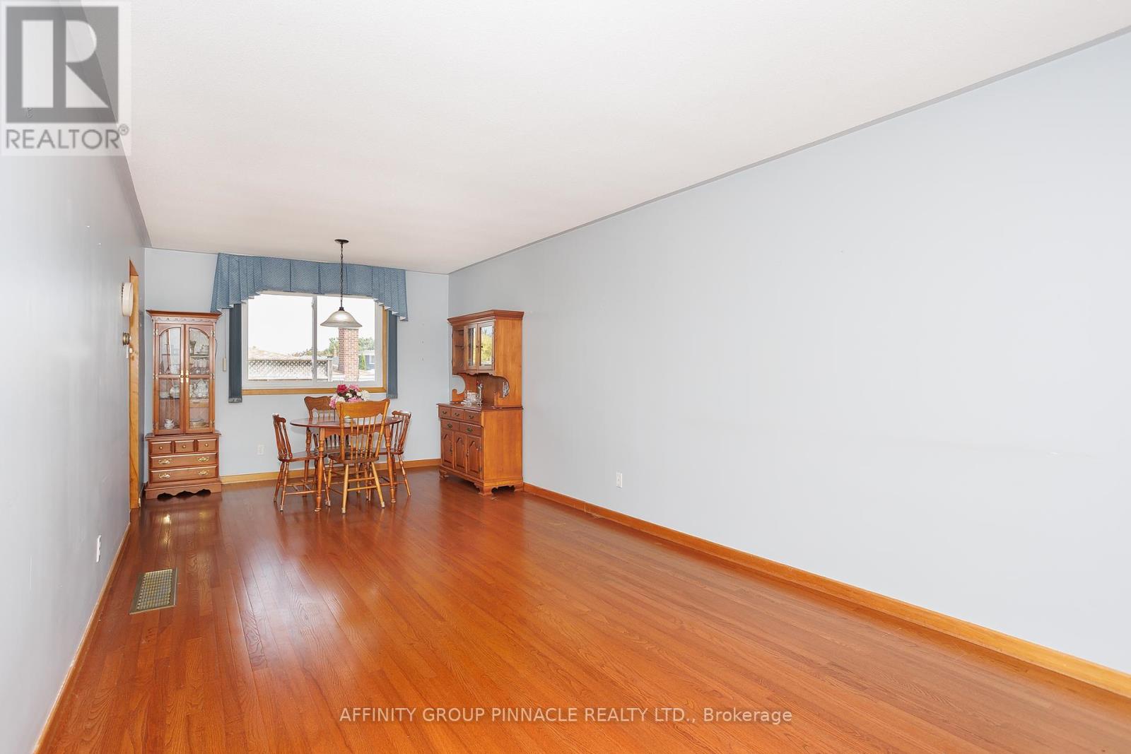 573 Saugeen Crescent, Peterborough South (East), Ontario  K9J 1J9 - Photo 10 - X12333485
