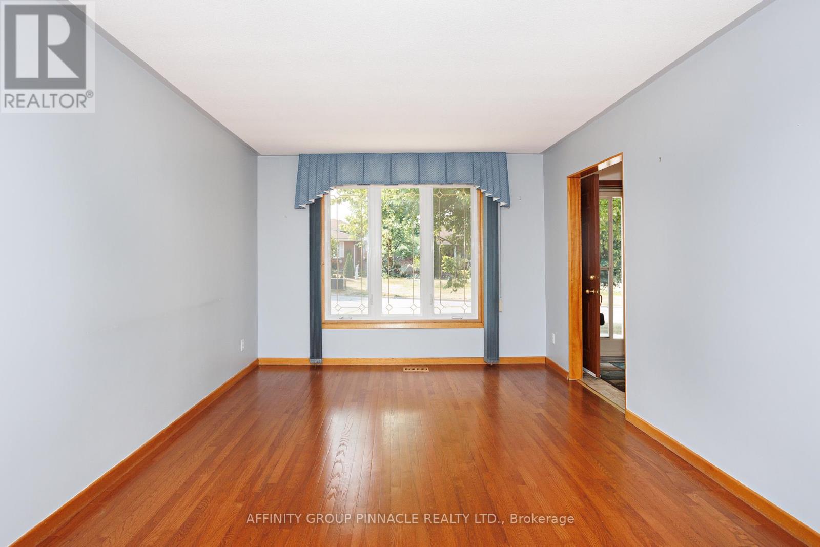 573 Saugeen Crescent, Peterborough South (East), Ontario  K9J 1J9 - Photo 14 - X12333485