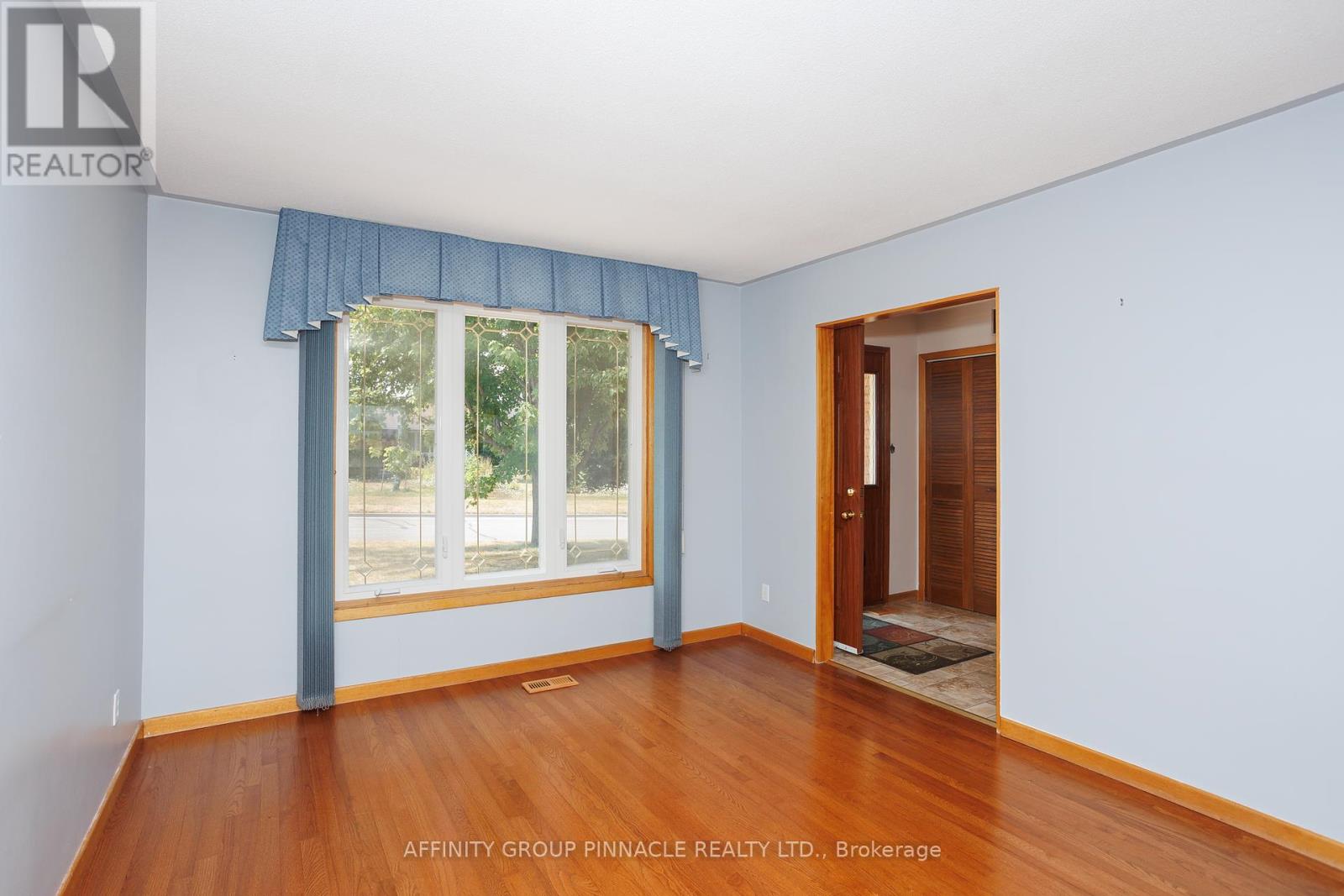 573 Saugeen Crescent, Peterborough South (East), Ontario  K9J 1J9 - Photo 15 - X12333485