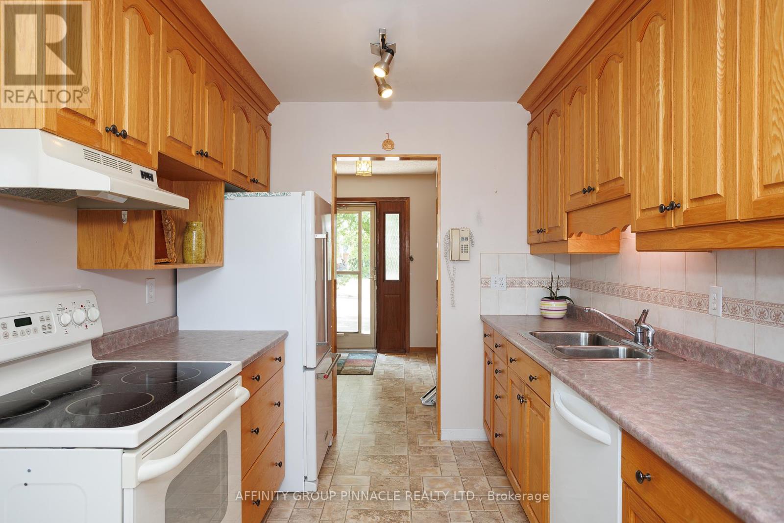 573 Saugeen Crescent, Peterborough South (East), Ontario  K9J 1J9 - Photo 19 - X12333485