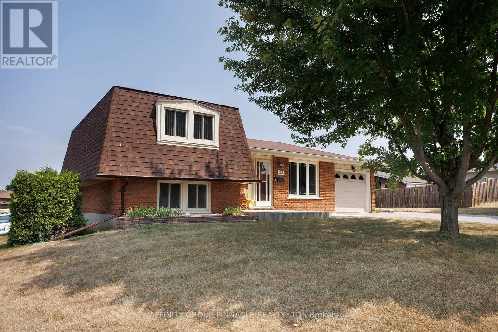 573 Saugeen Crescent, Peterborough South (East), Ontario  K9J 1J9 - Photo 2 - X12333485