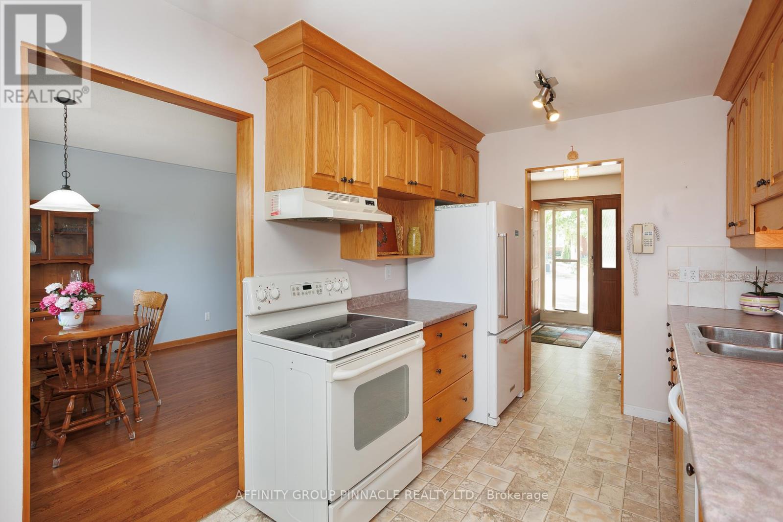 573 Saugeen Crescent, Peterborough South (East), Ontario  K9J 1J9 - Photo 20 - X12333485