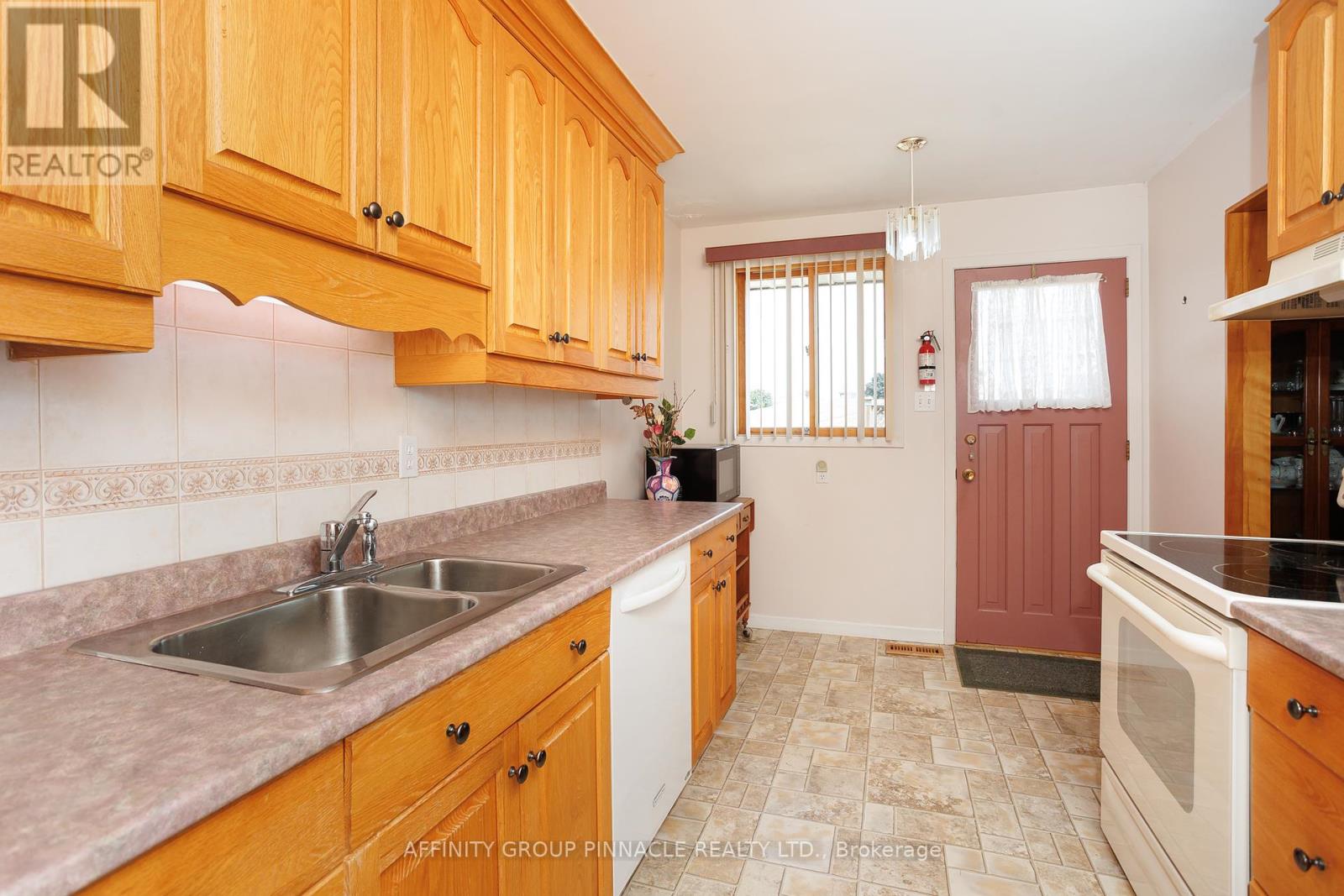 573 Saugeen Crescent, Peterborough South (East), Ontario  K9J 1J9 - Photo 21 - X12333485