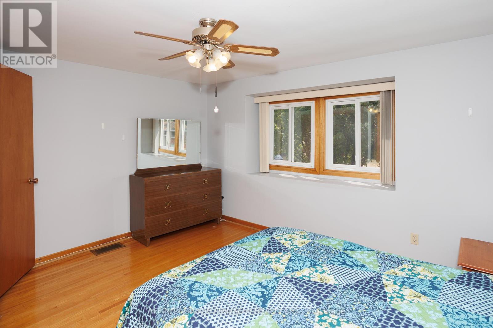 573 Saugeen Crescent, Peterborough South (East), Ontario  K9J 1J9 - Photo 24 - X12333485