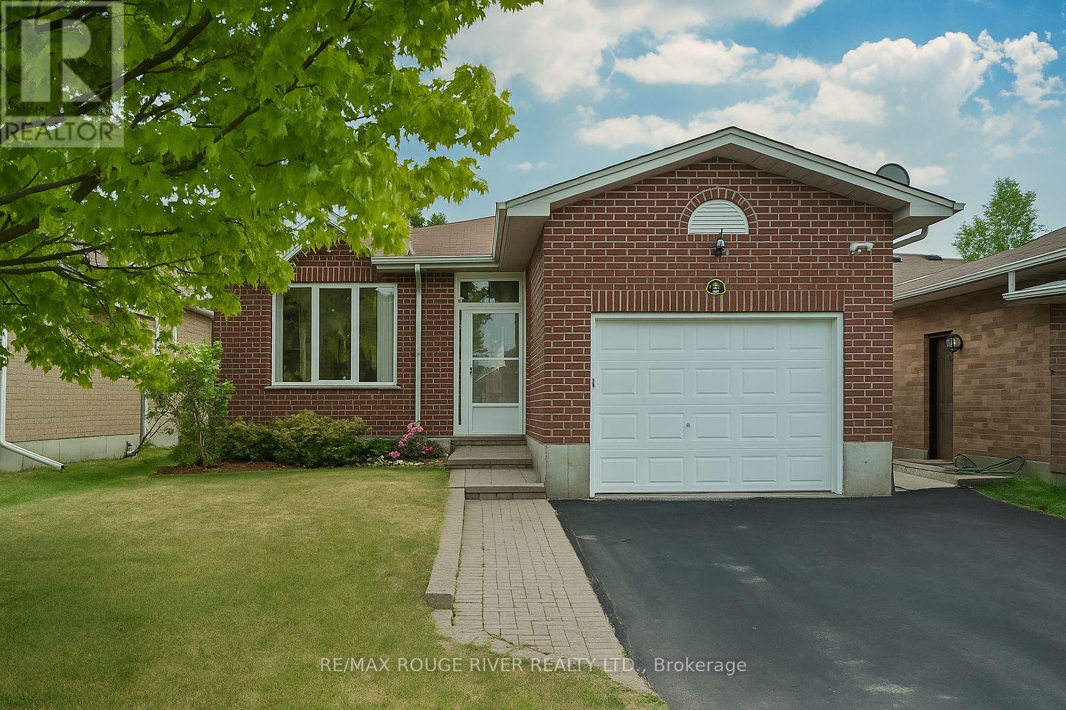 333 Mary Street W, Kawartha Lakes (Lindsay), Ontario  K9V 5X5 - Photo 1 - X12333469