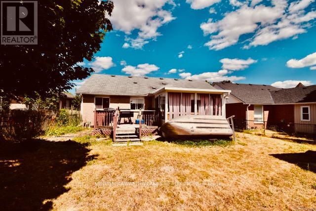 1528 Glenforest Crescent, Peterborough West (North), Ontario  K9K 2J2 - Photo 6 - X12333903