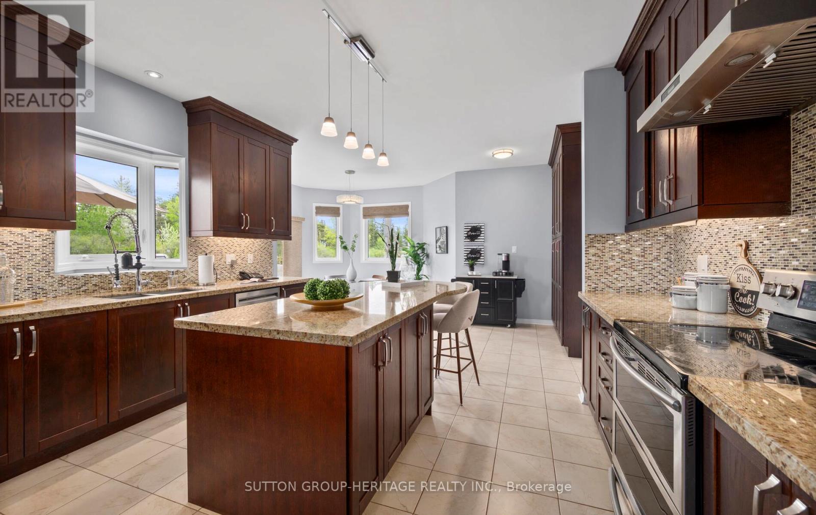 61 Songbird Crescent, Kawartha Lakes (Ops), Ontario  K9V 0A9 - Photo 10 - X12333896