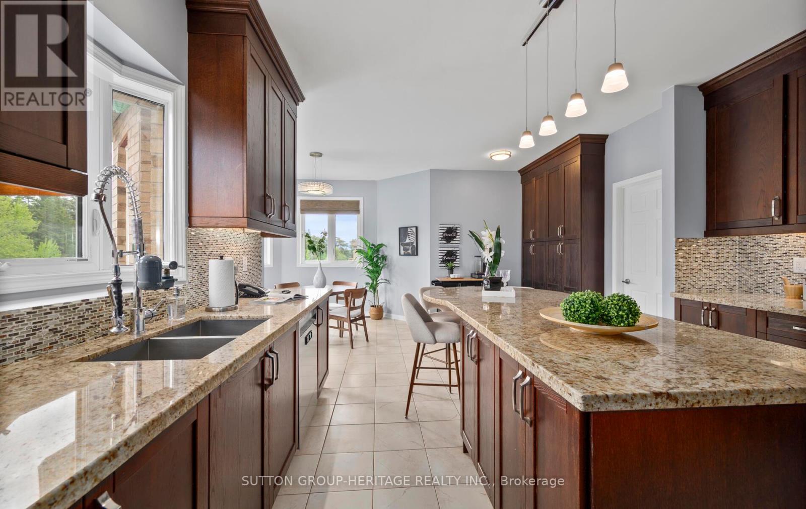 61 Songbird Crescent, Kawartha Lakes (Ops), Ontario  K9V 0A9 - Photo 11 - X12333896