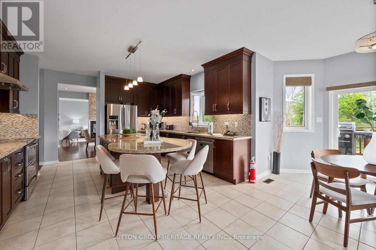 61 Songbird Crescent, Kawartha Lakes (Ops), Ontario  K9V 0A9 - Photo 13 - X12333896