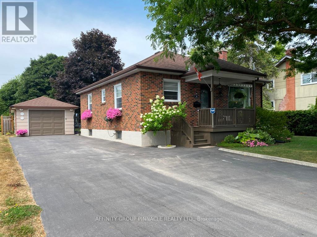 29 Adelaide Street S, Kawartha Lakes (Lindsay), Ontario  K9V 3J6 - Photo 1 - X12334010