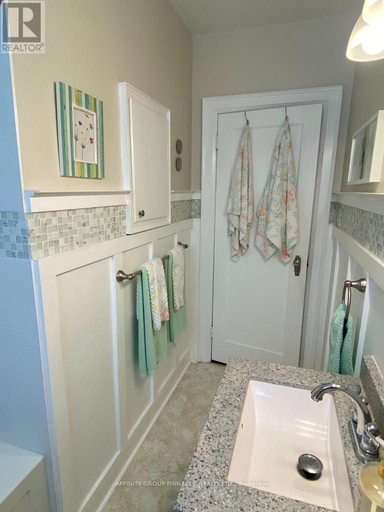 29 Adelaide Street S, Kawartha Lakes (Lindsay), Ontario  K9V 3J6 - Photo 17 - X12334010