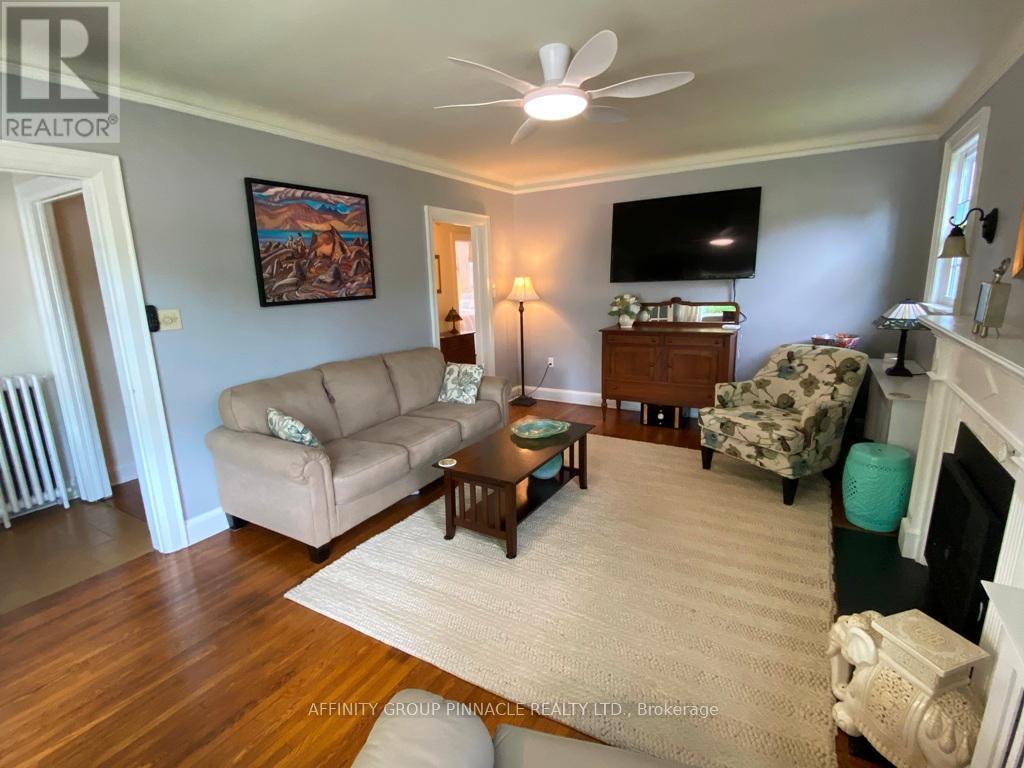 29 Adelaide Street S, Kawartha Lakes (Lindsay), Ontario  K9V 3J6 - Photo 7 - X12334010