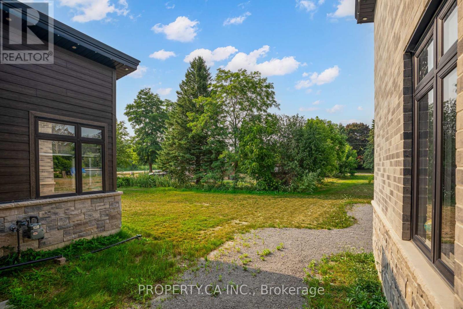 11 Jones Avenue, Clarington (Bowmanville), Ontario  L0A 1J0 - Photo 5 - E12334015