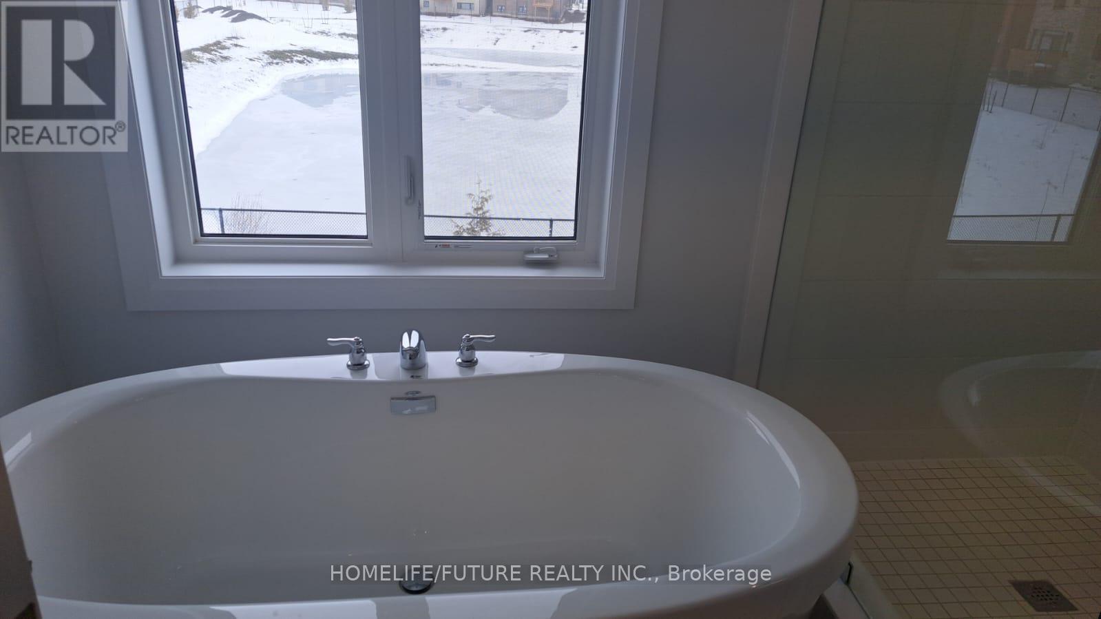 45 Walters Street, Kawartha Lakes (Lindsay), Ontario  K9V 0S2 - Photo 11 - X12334427
