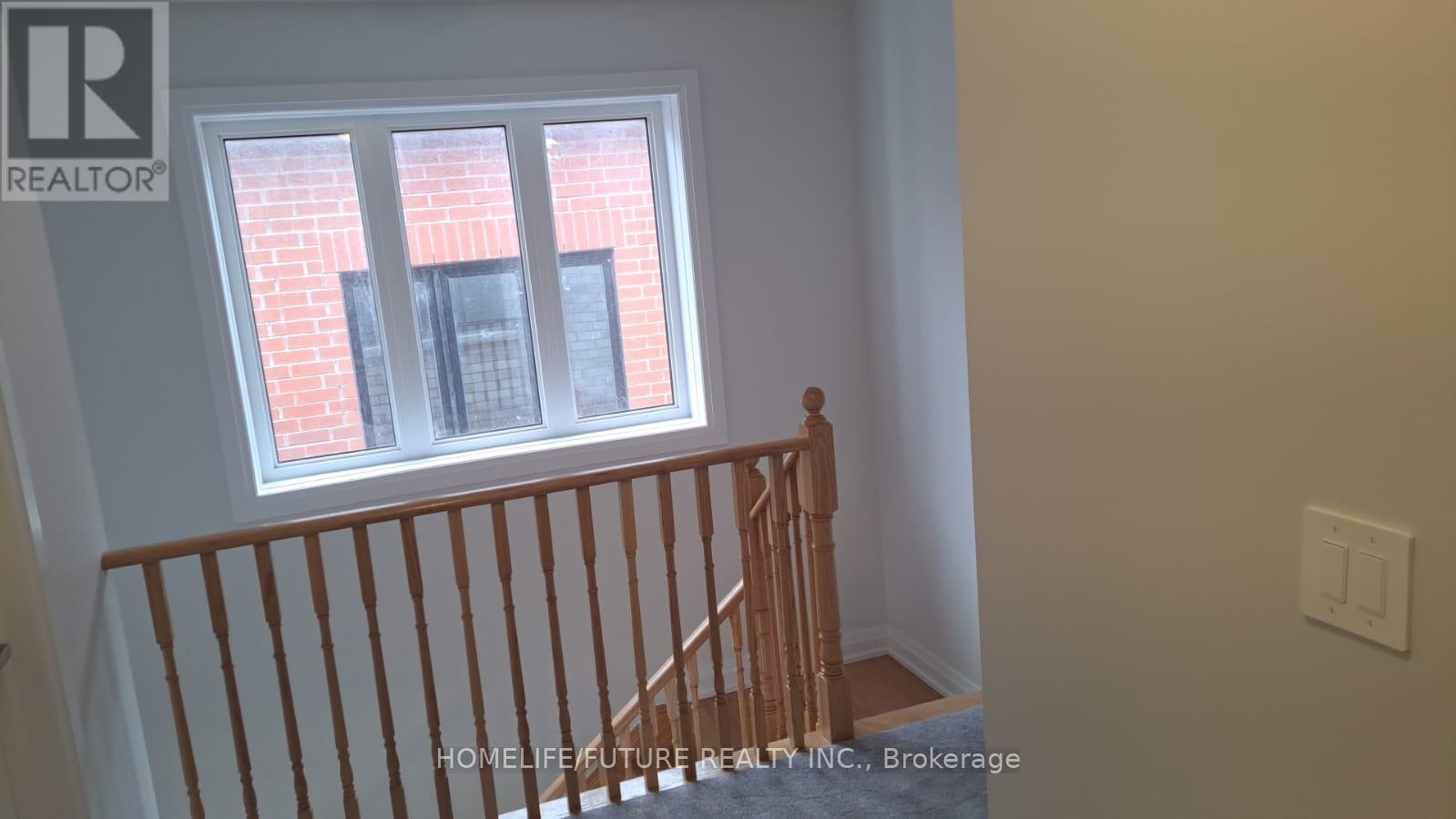 45 Walters Street, Kawartha Lakes (Lindsay), Ontario  K9V 0S2 - Photo 8 - X12334427