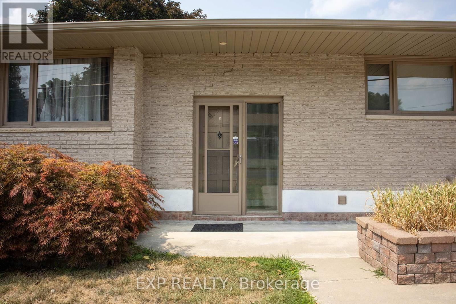 290 Front Street N, Trent Hills (Campbellford), Ontario  K0L 1L0 - Photo 2 - X12334718