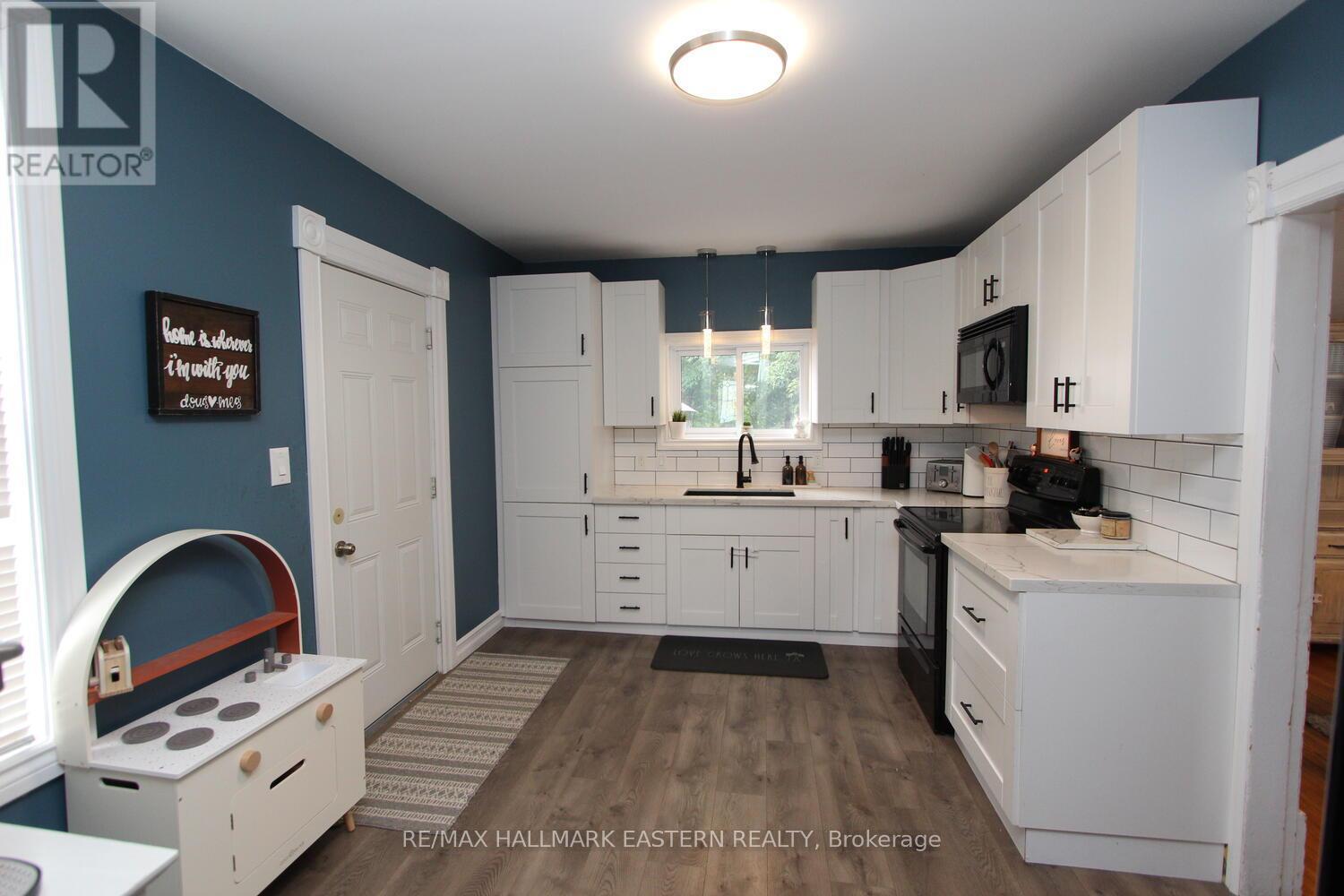 4 King Street W, Havelock-Belmont-Methuen (Havelock), Ontario  K0L 1Z0 - Photo 8 - X12334981