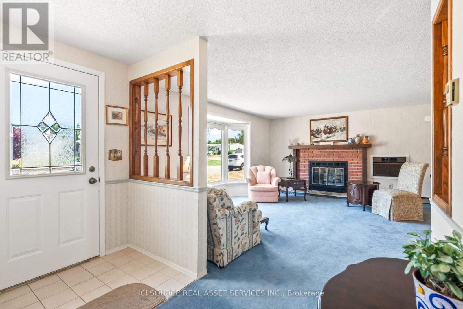59 The Cove Road, Clarington (Bowmanville), Ontario  L1B 1B2 - Photo 3 - E12335021