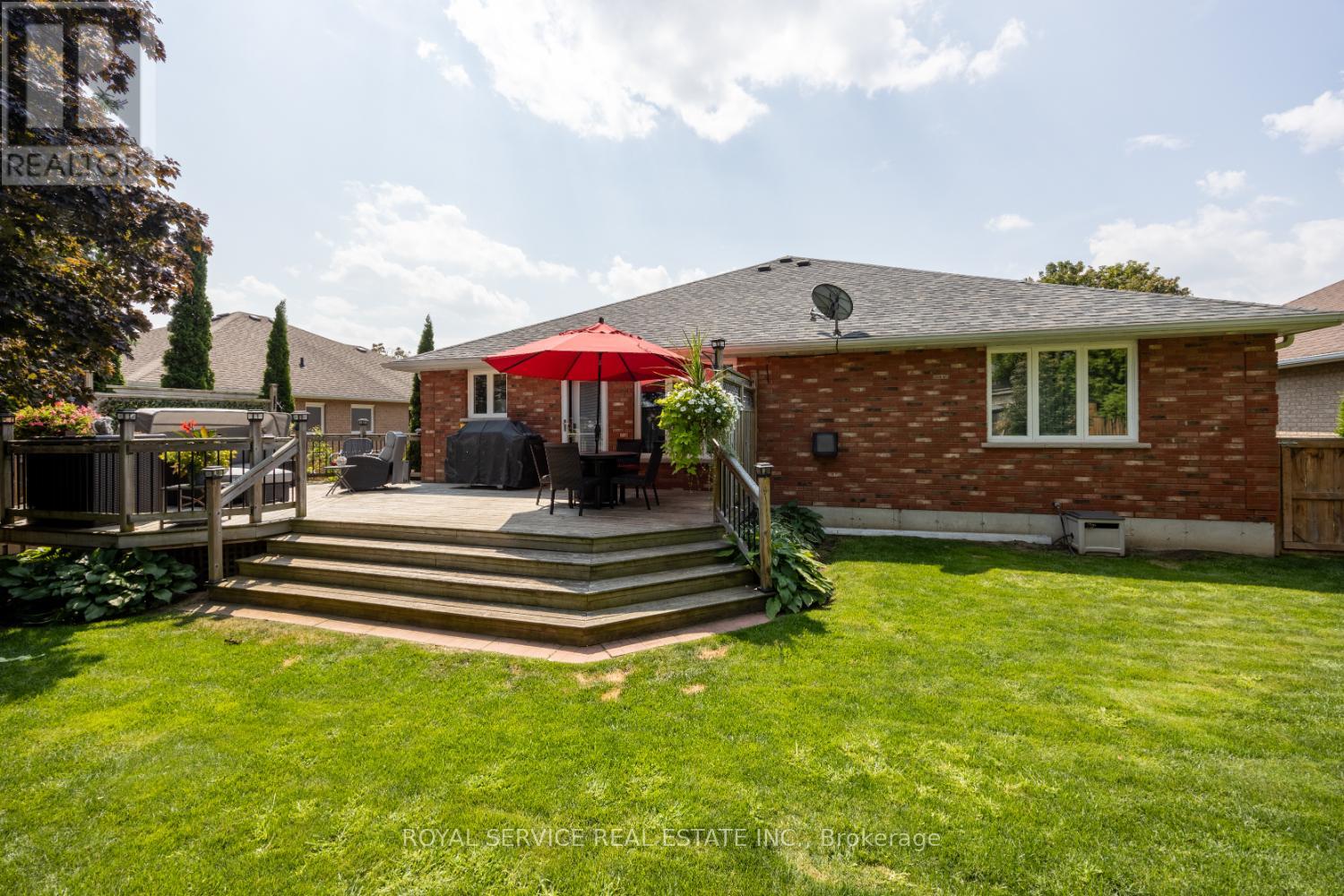 1664 Waddell Avenue, Peterborough West (South), Ontario  K9K 2G8 - Photo 38 - X12336392