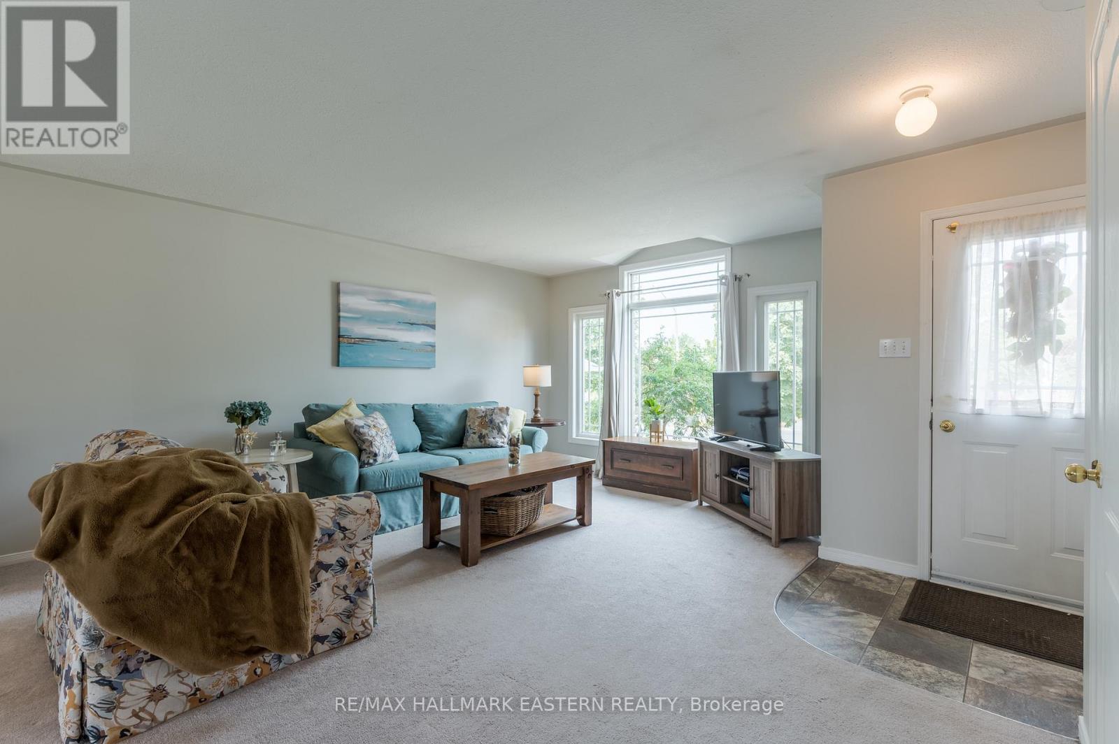 661 Trailview Drive, Peterborough South (East), Ontario  K9J 8P1 - Photo 10 - X12336523
