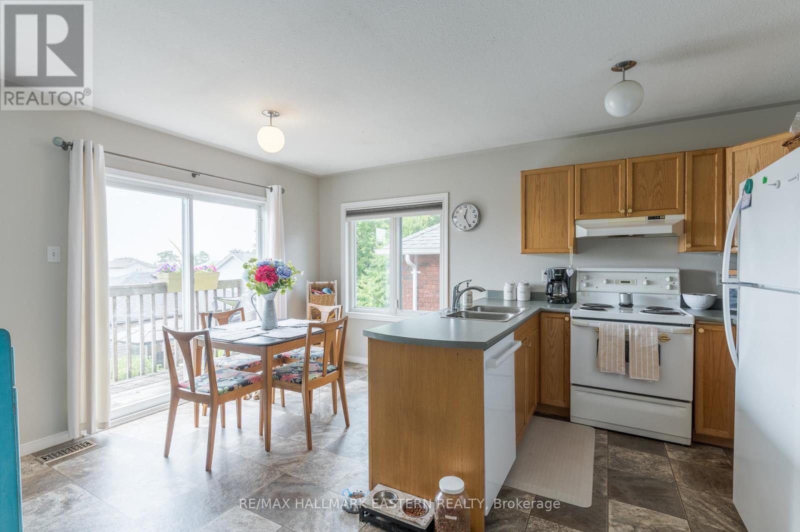 661 Trailview Drive, Peterborough South (East), Ontario  K9J 8P1 - Photo 13 - X12336523