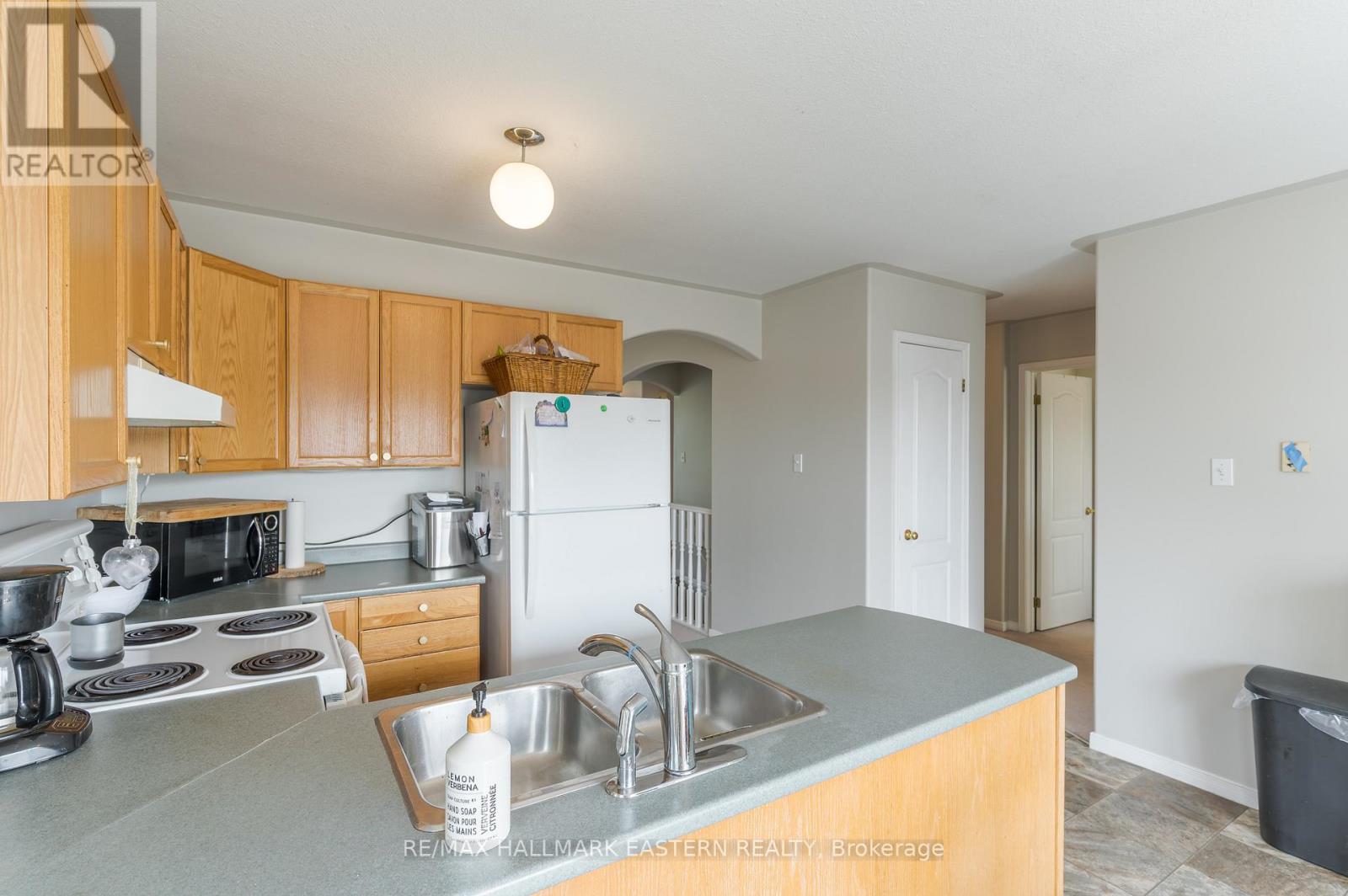 661 Trailview Drive, Peterborough South (East), Ontario  K9J 8P1 - Photo 16 - X12336523