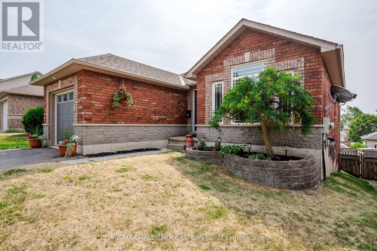 661 Trailview Drive, Peterborough South (East), Ontario  K9J 8P1 - Photo 4 - X12336523