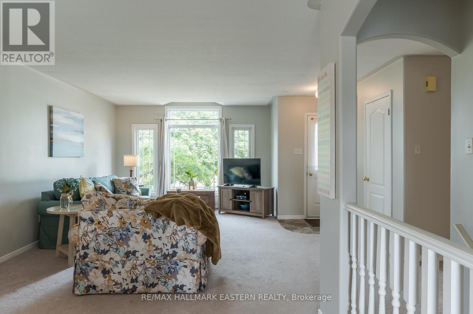 661 Trailview Drive, Peterborough South (East), Ontario  K9J 8P1 - Photo 8 - X12336523