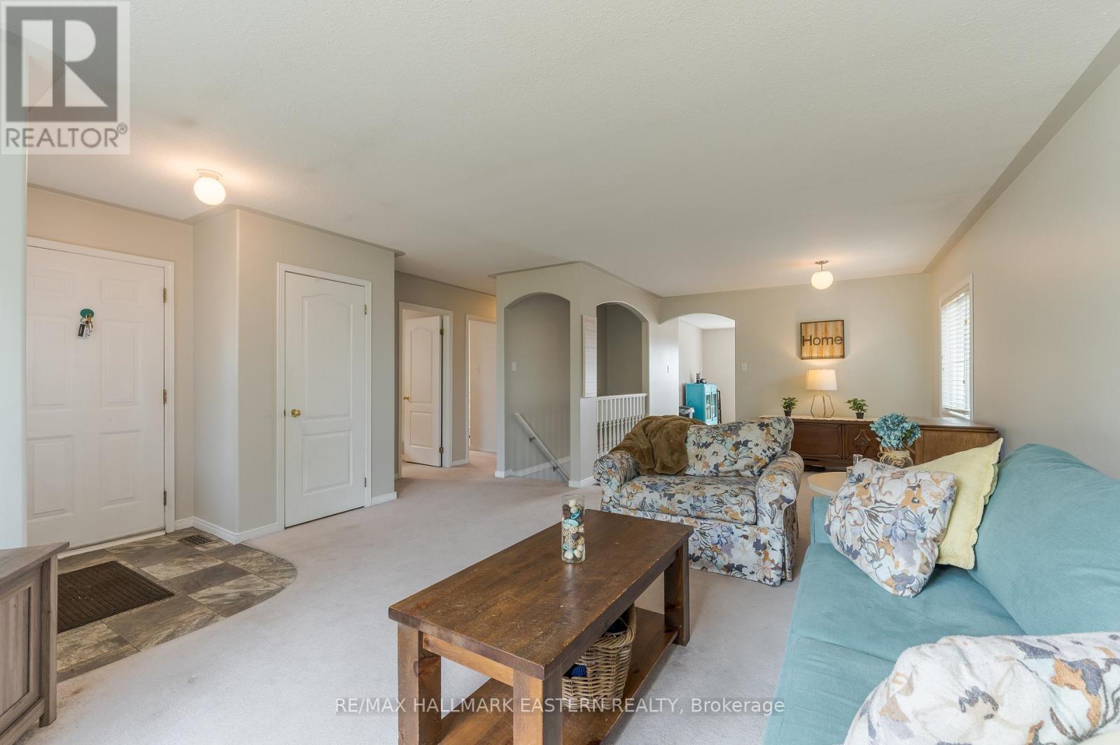 661 Trailview Drive, Peterborough South (East), Ontario  K9J 8P1 - Photo 9 - X12336523