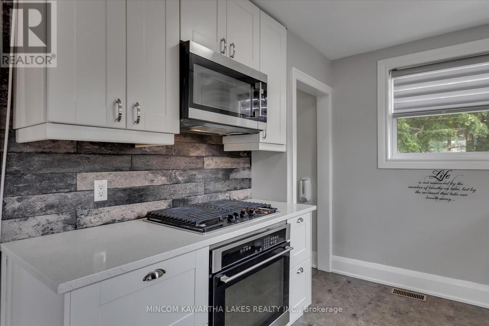 554 Monaghan Road, Peterborough South (West), Ontario  K9J 5H7 - Photo 10 - X12336898