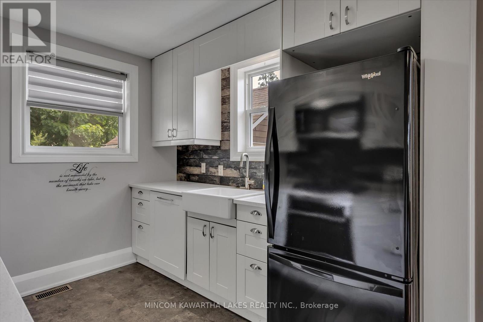 554 Monaghan Road, Peterborough South (West), Ontario  K9J 5H7 - Photo 11 - X12336898