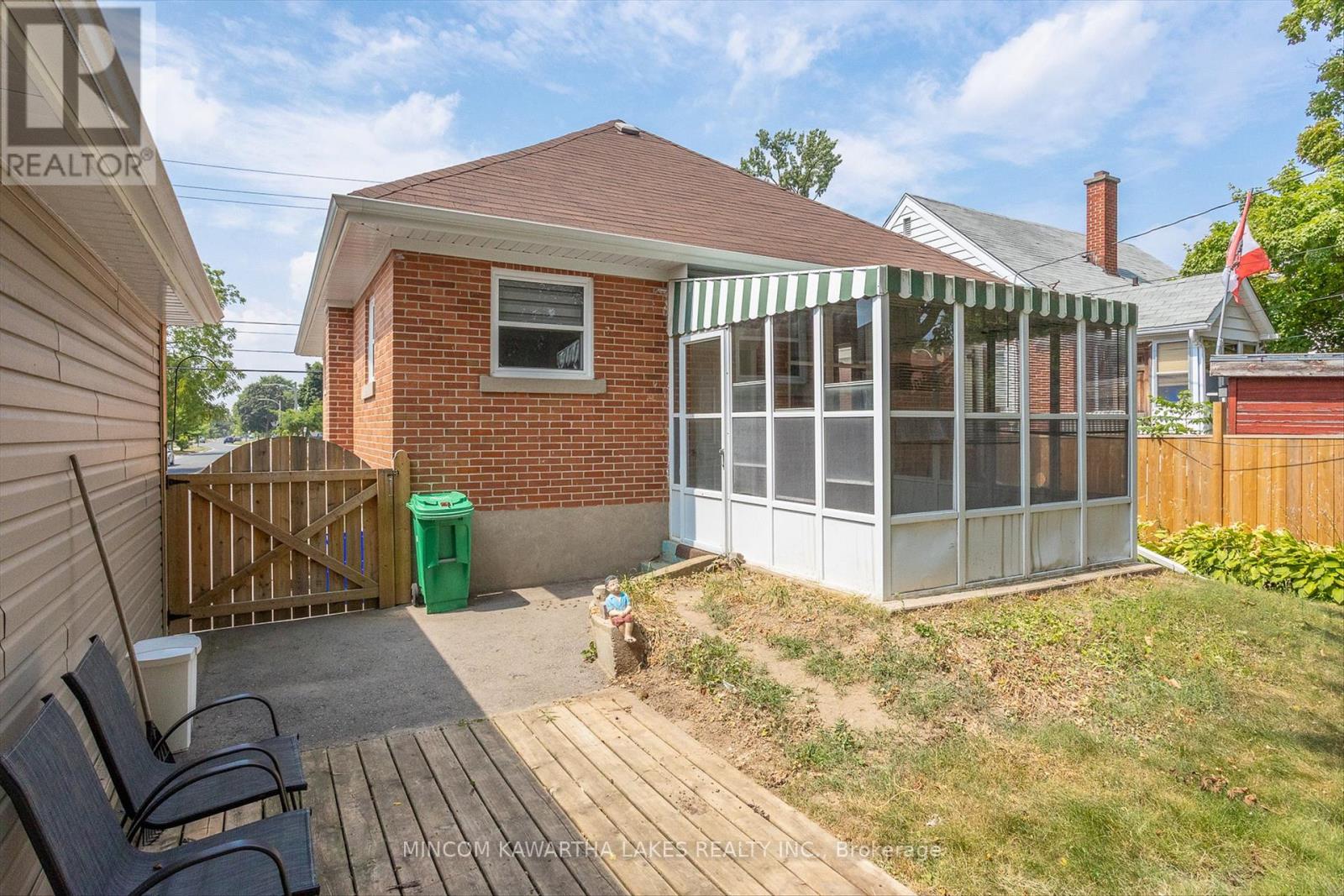 554 Monaghan Road, Peterborough South (West), Ontario  K9J 5H7 - Photo 34 - X12336898