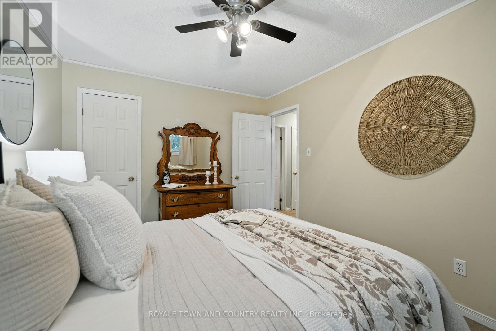 3 Rogers Road, Kawartha Lakes (Lindsay), Ontario  K9V 5L1 - Photo 27 - X12336984