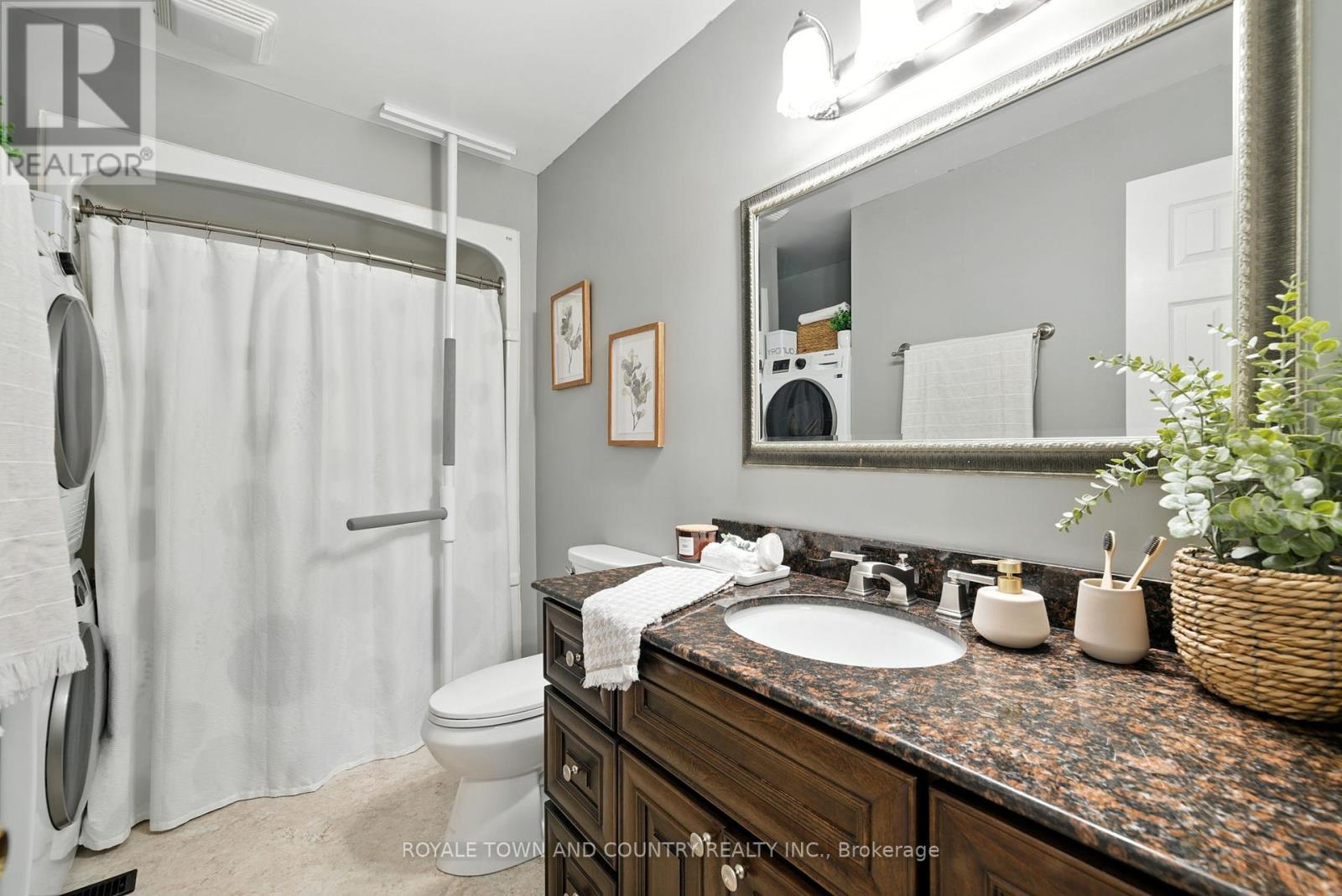 3 Rogers Road, Kawartha Lakes (Lindsay), Ontario  K9V 5L1 - Photo 32 - X12336984