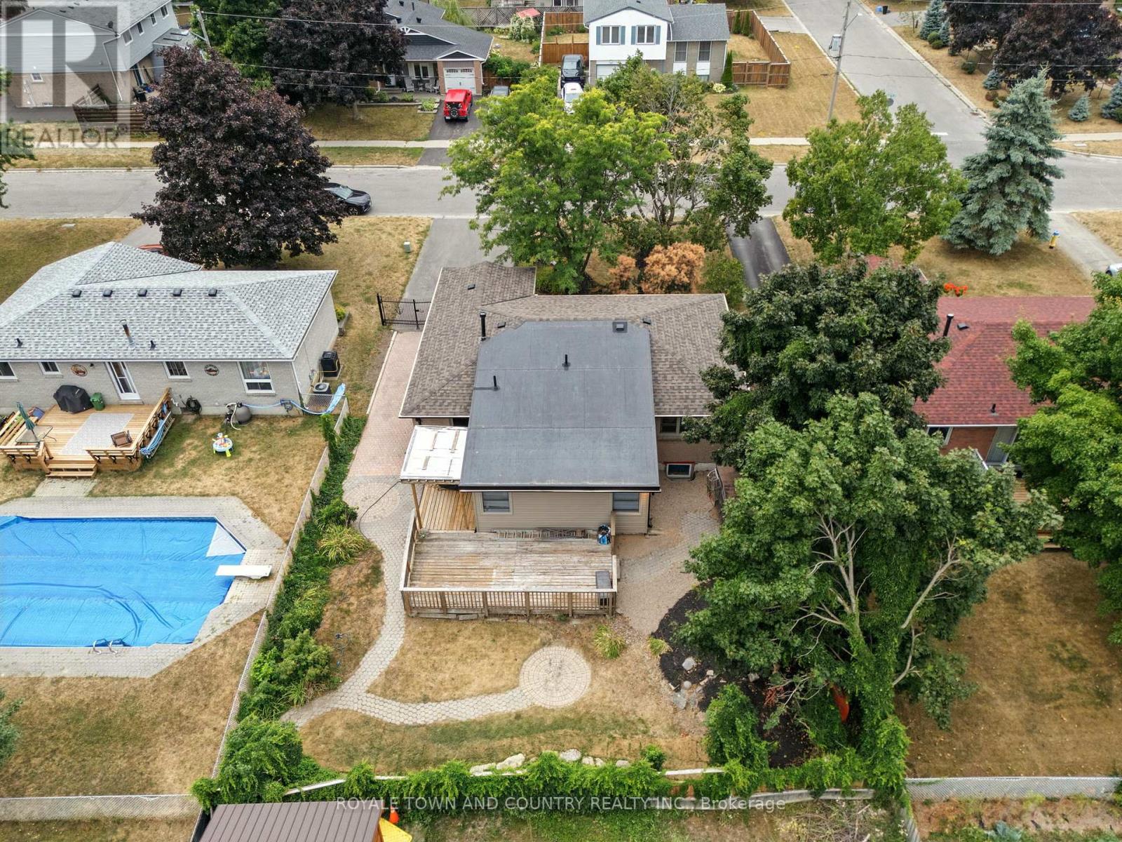 3 Rogers Road, Kawartha Lakes (Lindsay), Ontario  K9V 5L1 - Photo 39 - X12336984
