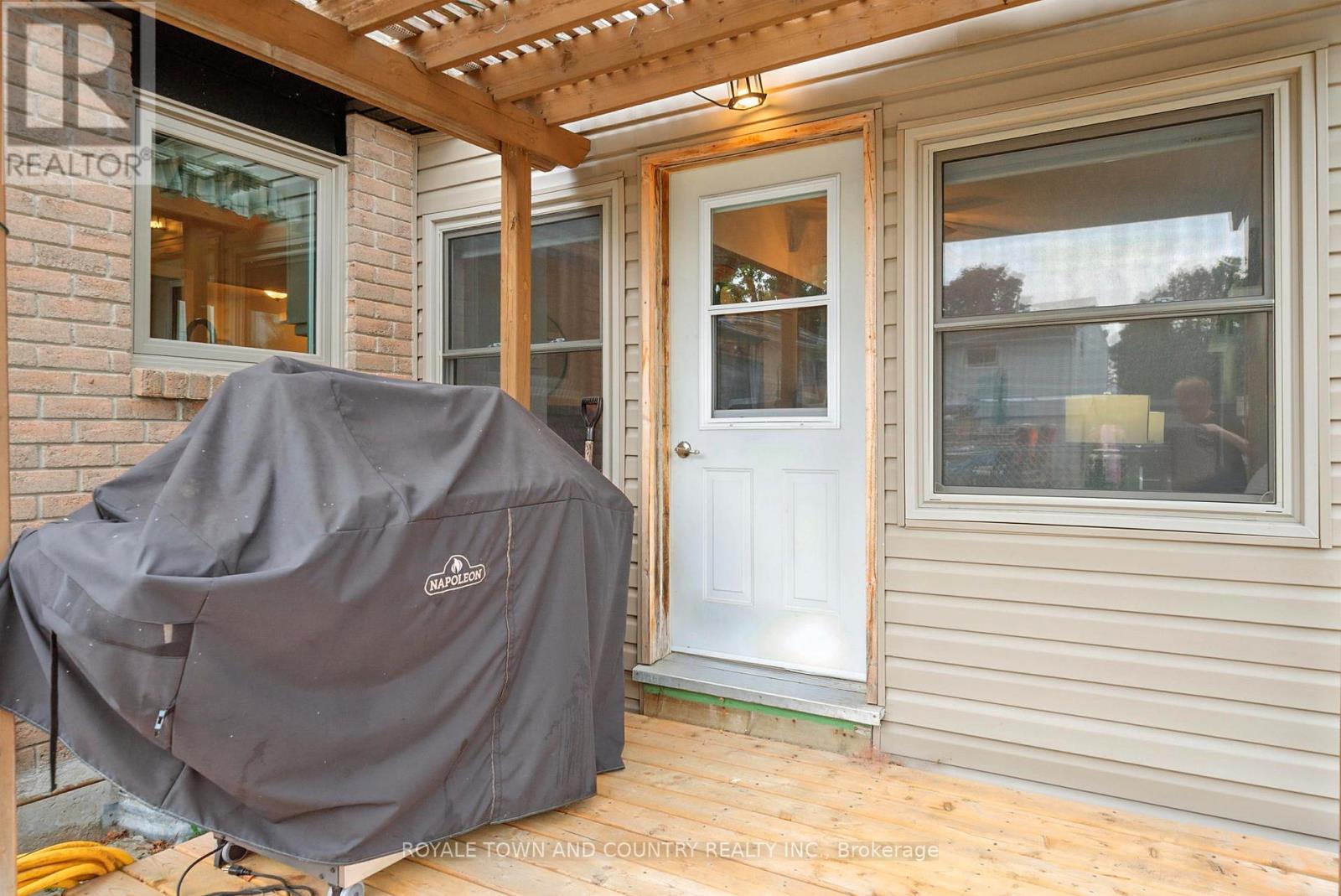 3 Rogers Road, Kawartha Lakes (Lindsay), Ontario  K9V 5L1 - Photo 44 - X12336984