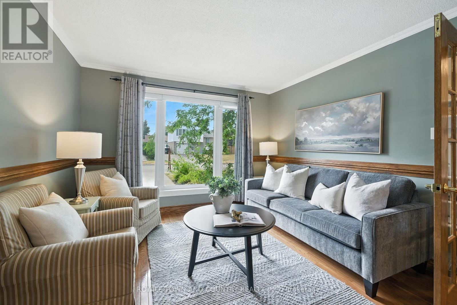 3 Rogers Road, Kawartha Lakes (Lindsay), Ontario  K9V 5L1 - Photo 8 - X12336984