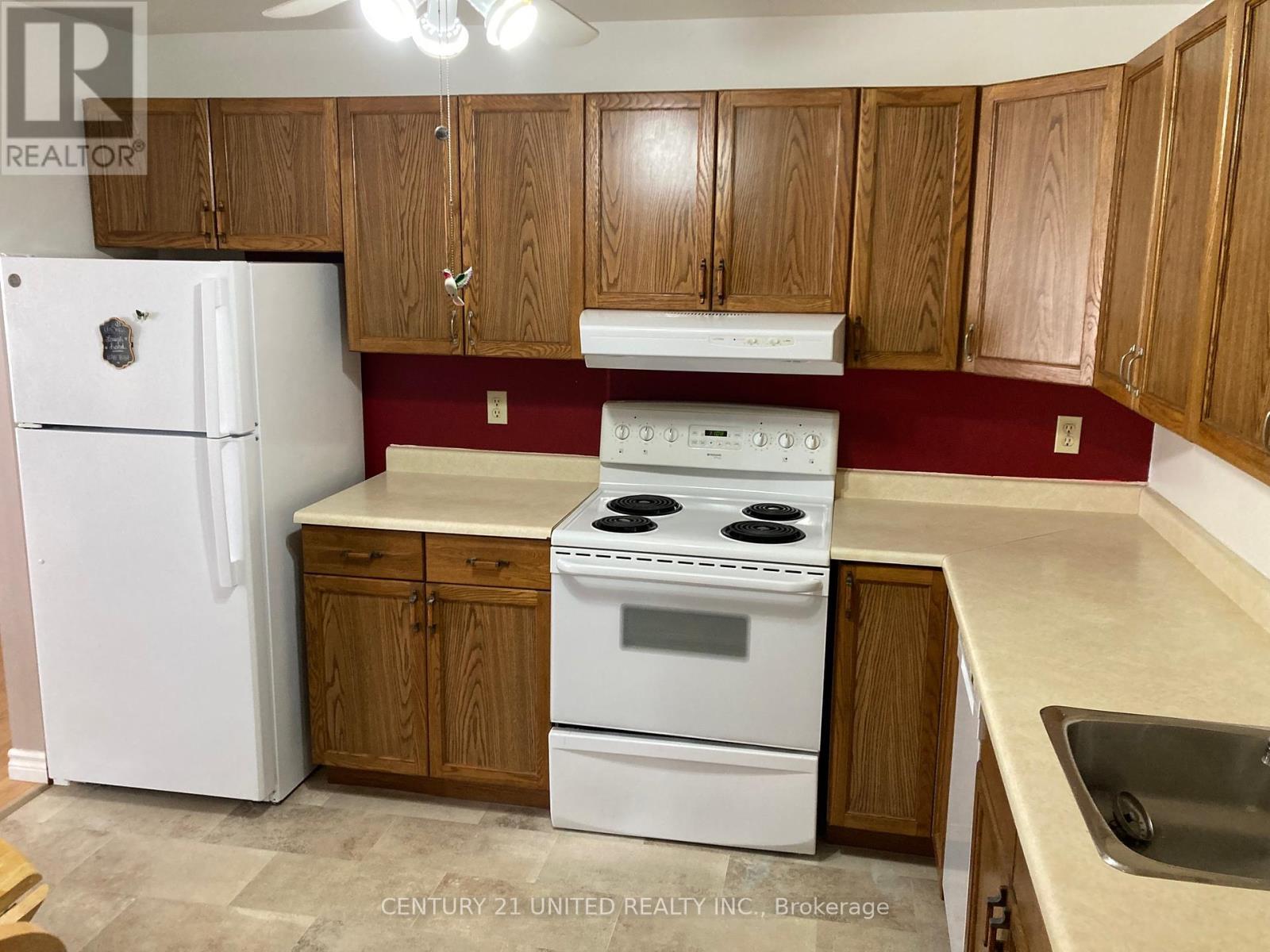 102 - 2418 Mountland Drive, Peterborough West (Central), Ontario  K9K 2E2 - Photo 8 - X12337161
