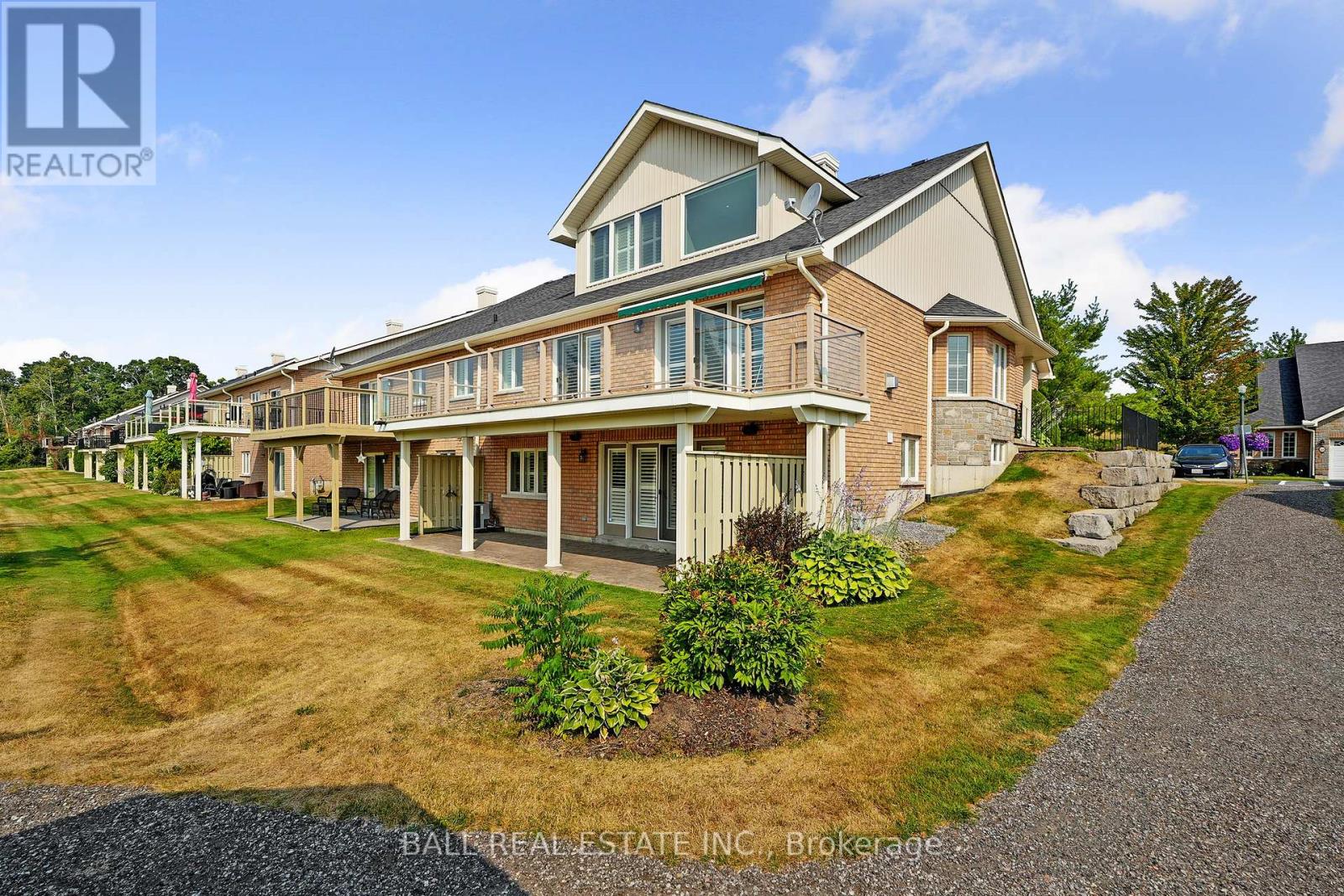 87 - 89 Village Crescent S, Peterborough West (South), Ontario  K9J 0A9 - Photo 3 - X12337338
