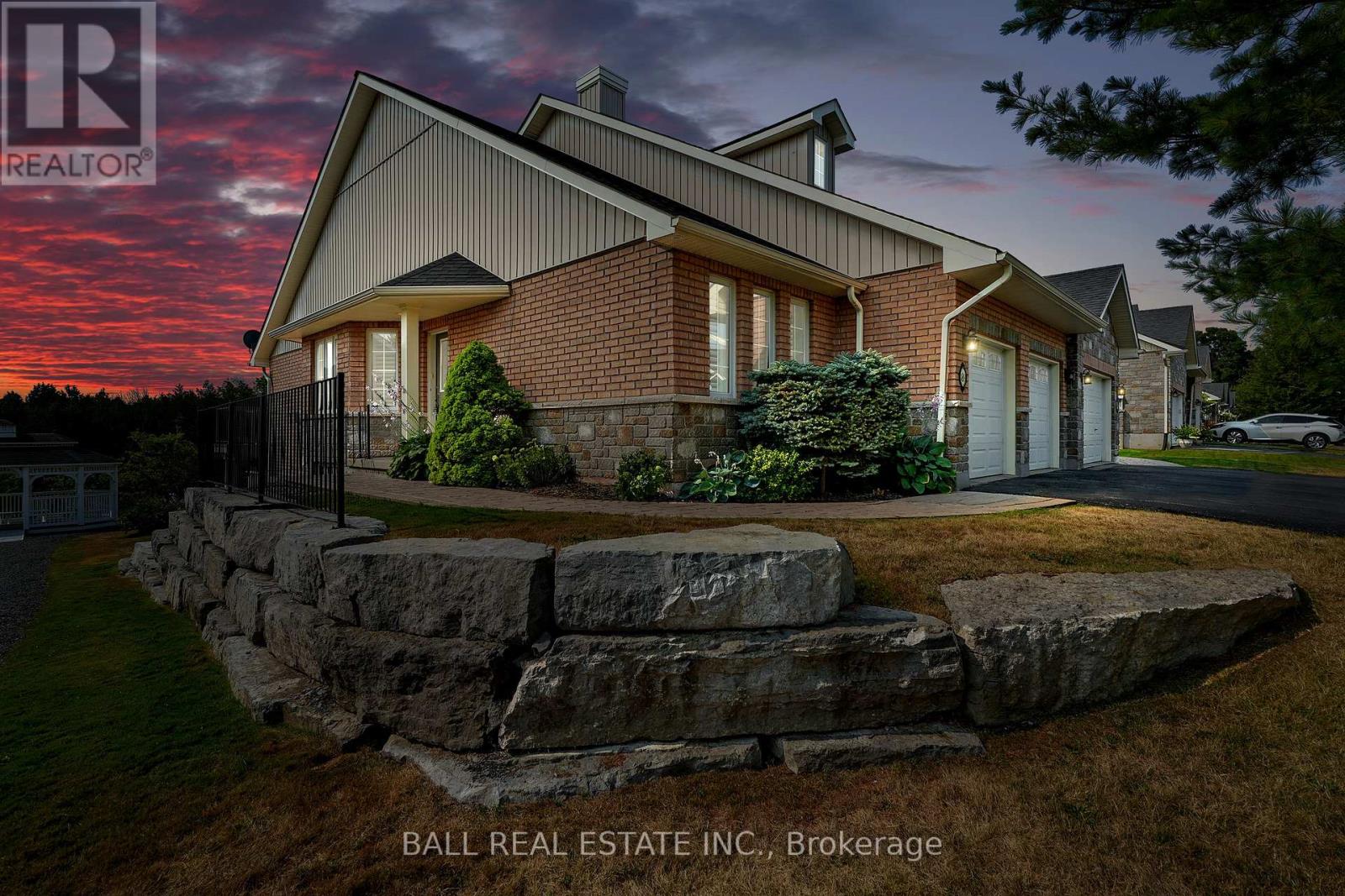 87 - 89 Village Crescent S, Peterborough West (South), Ontario  K9J 0A9 - Photo 40 - X12337338