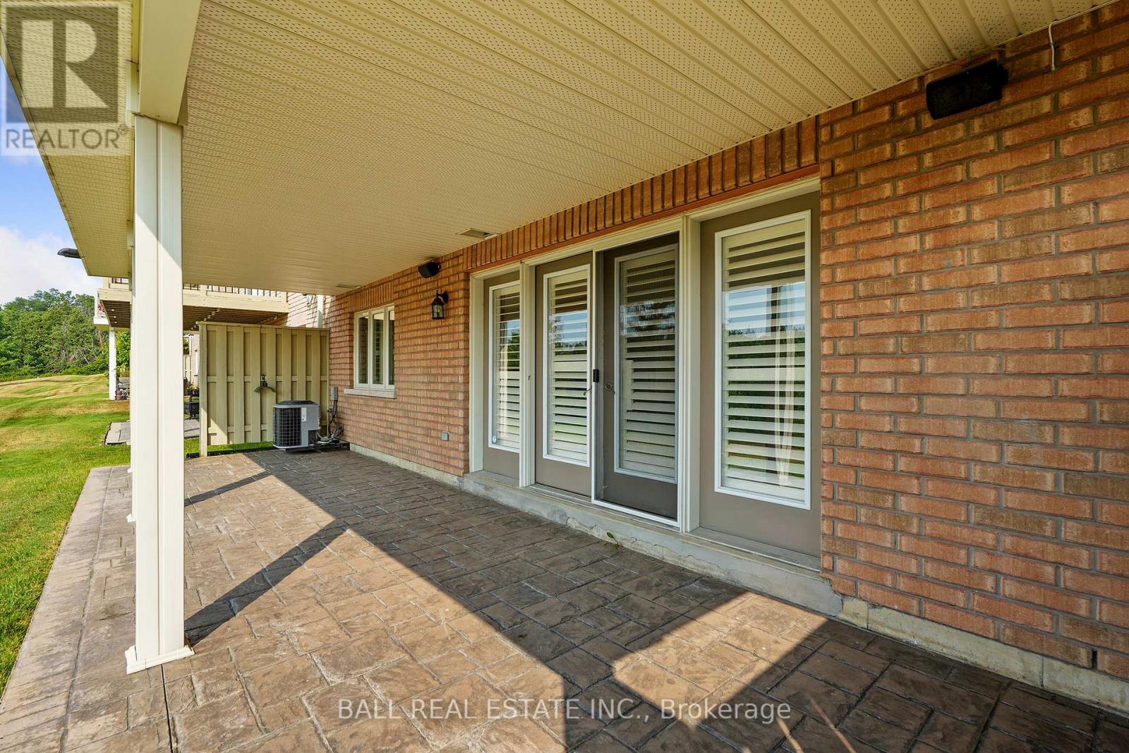 87 - 89 Village Crescent S, Peterborough West (South), Ontario  K9J 0A9 - Photo 5 - X12337338