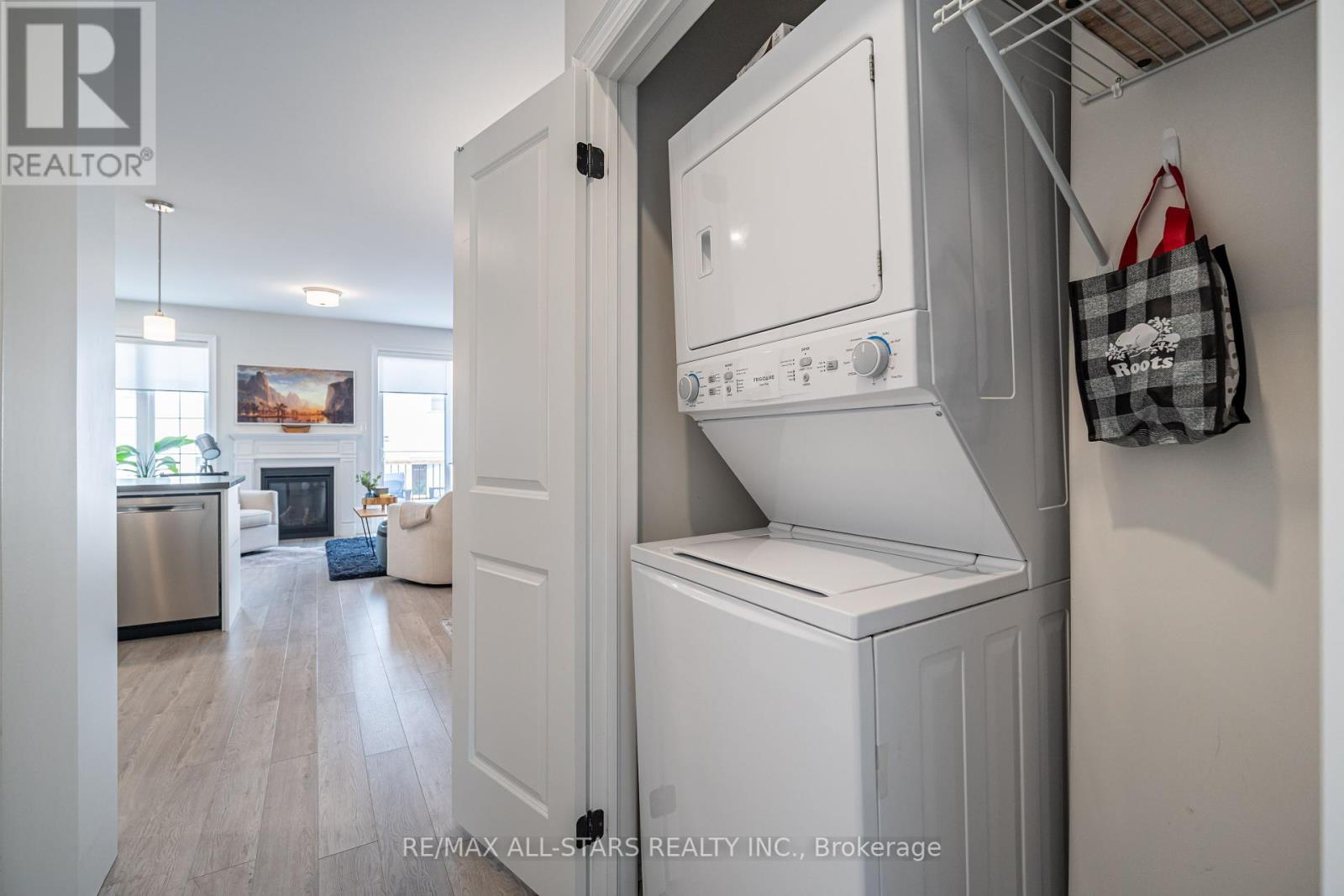 528 Macintosh Grove, Peterborough North (North), Ontario  K9H 0K1 - Photo 13 - X12337340