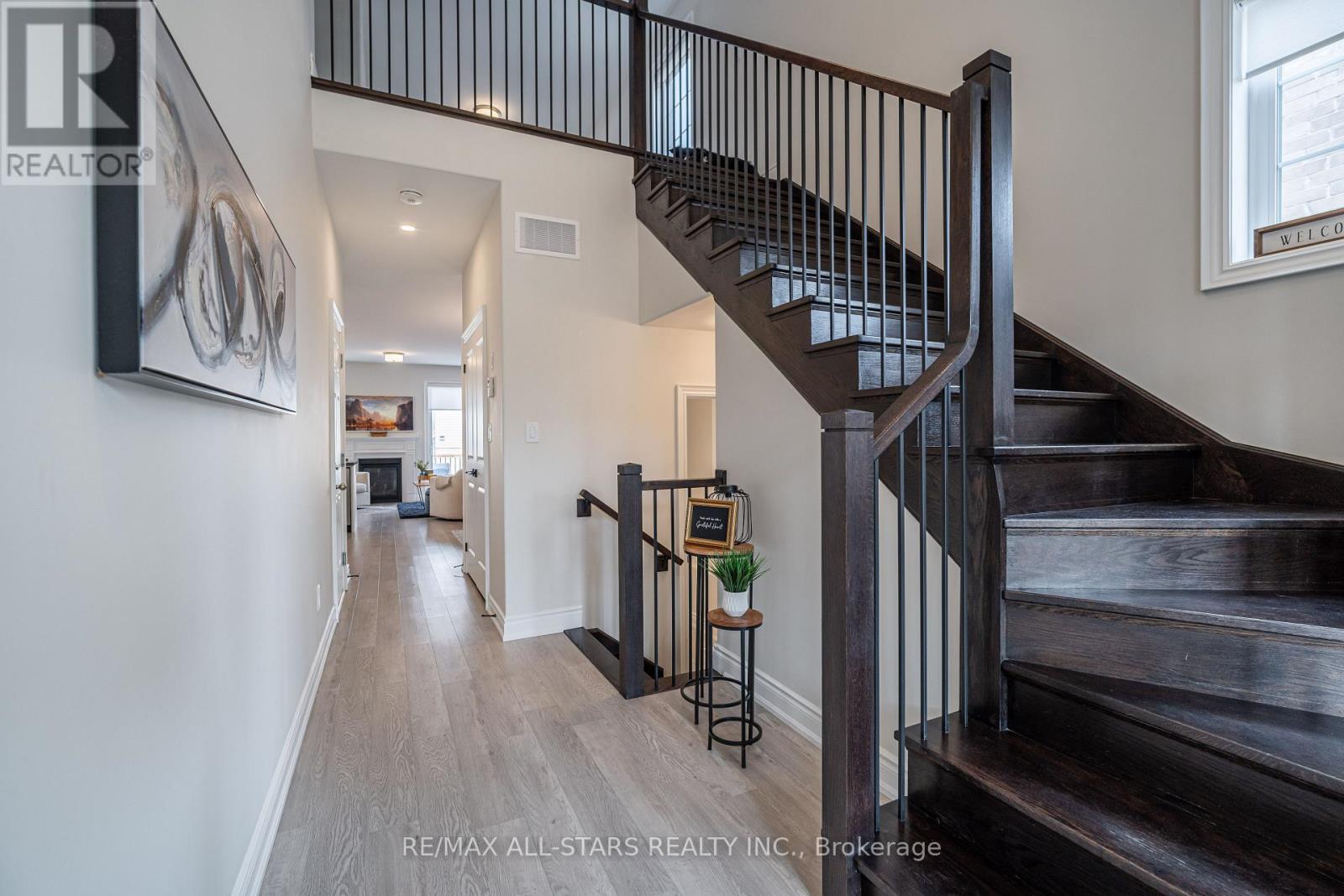 528 Macintosh Grove, Peterborough North (North), Ontario  K9H 0K1 - Photo 3 - X12337340