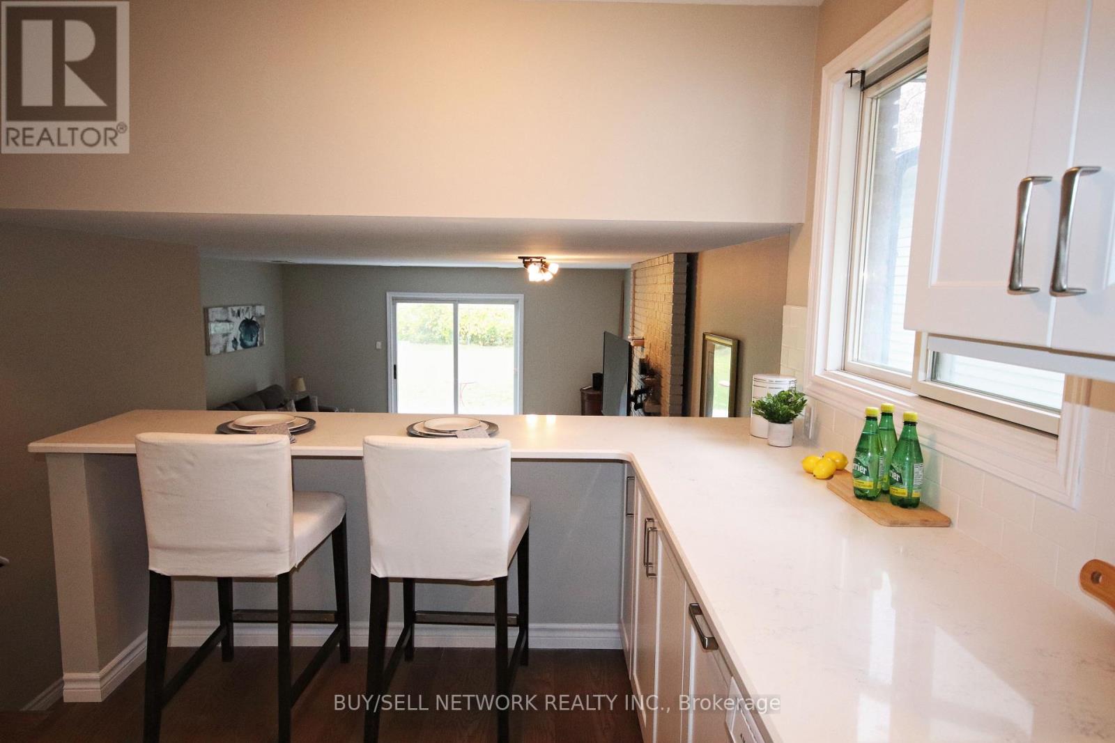 1220 Hilliard Street, Peterborough North (North), Ontario  K9H 7H9 - Photo 4 - X12337962